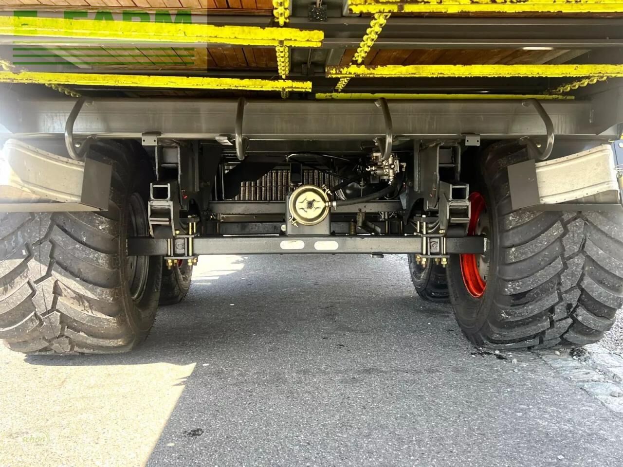 Ladewagen CLAAS quantum 5500 p im guten zustand und mit neuen reifen — Photo 4