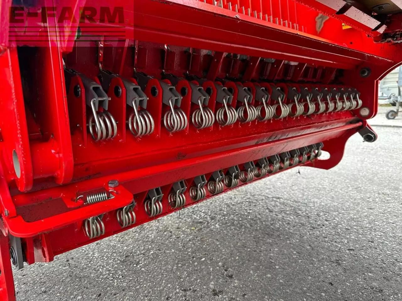 Ladewagen Pöttinger euroboss 330 h — Photo 6