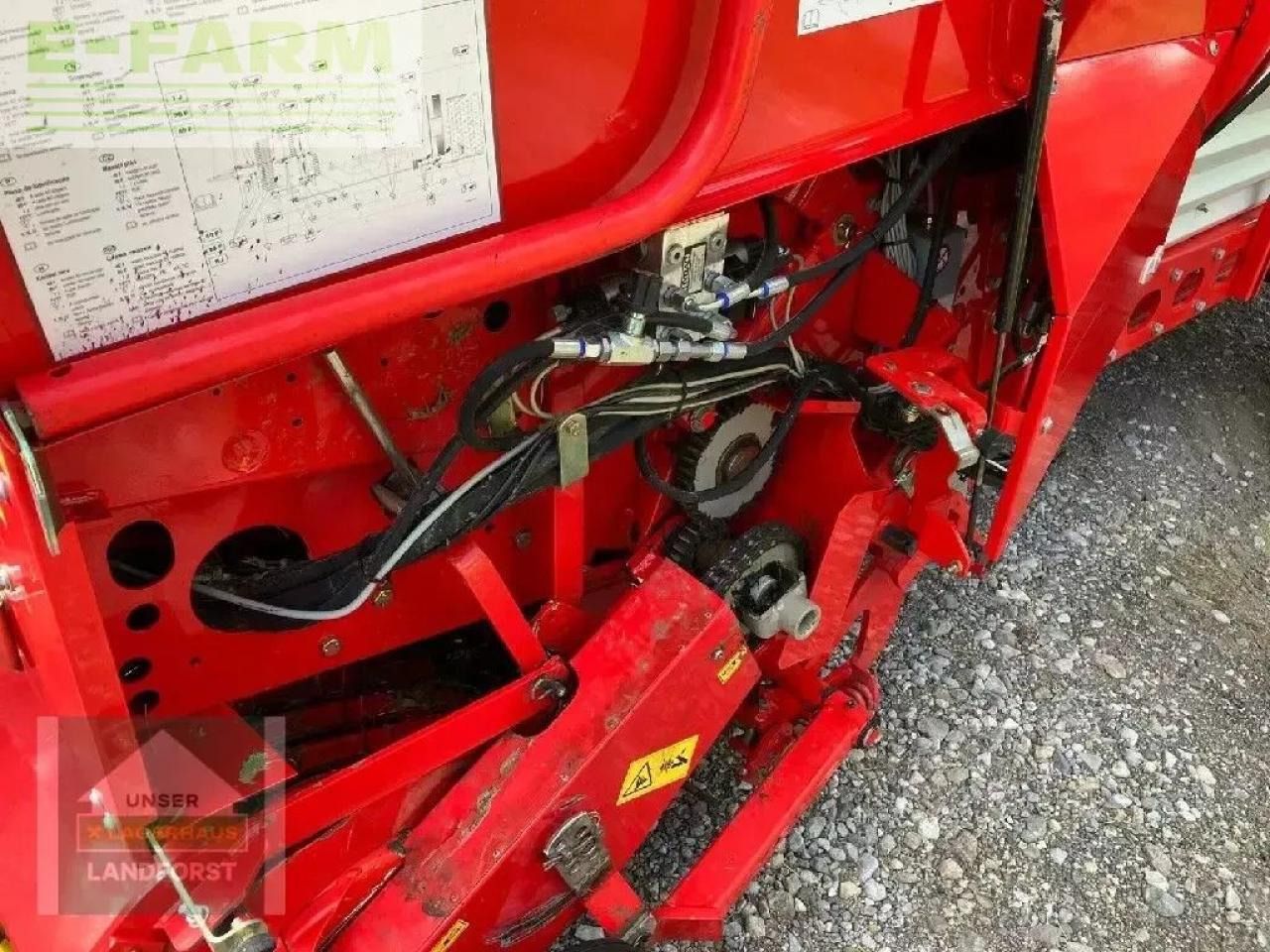Ladewagen Pöttinger euroboss 330 t — Photo 5