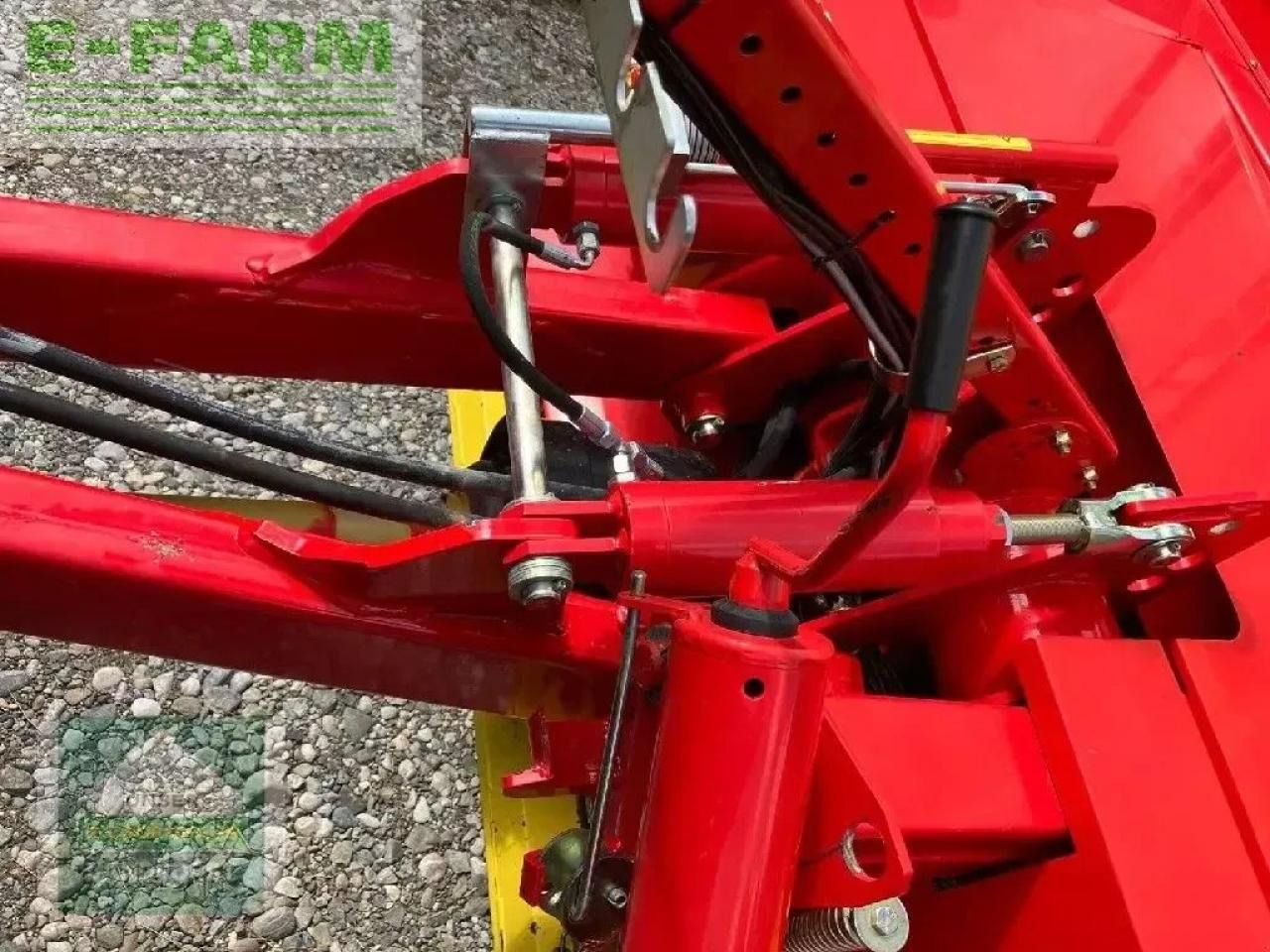 Ladewagen Pöttinger euroboss 330 t — Photo 6