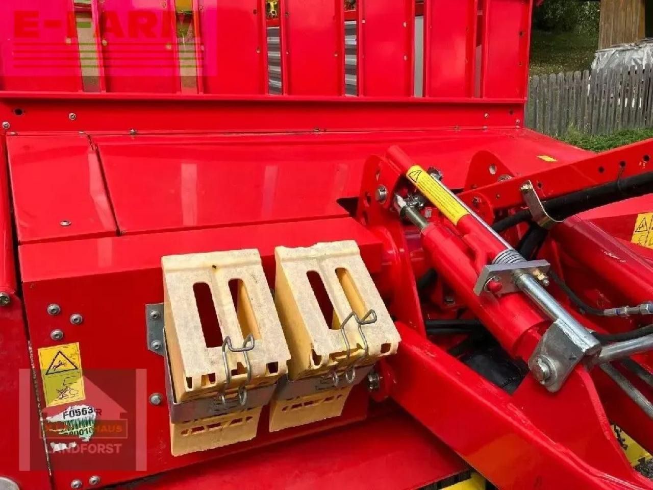 Ladewagen Pöttinger euroboss 330 t